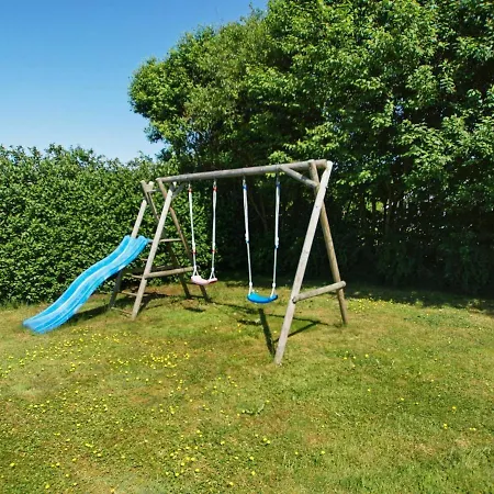 Vakantiehuis Three-bedroom Holiday In Tarm 5