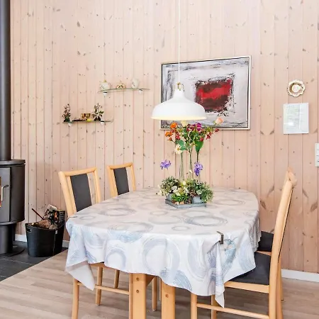 Three-bedroom Holiday In Tarm 5 Vakantiehuis Hemmet