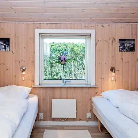 Three-bedroom Holiday In Tarm 5 * Hemmet