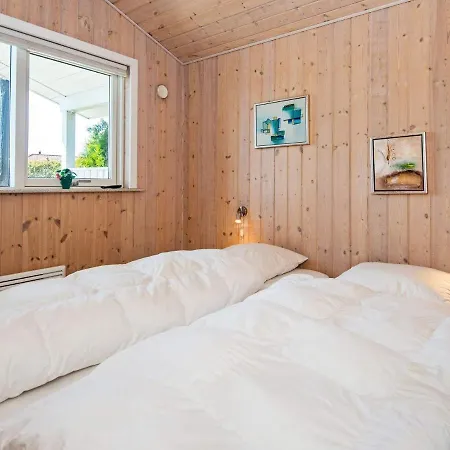 Vakantiehuis Three-bedroom Holiday In Tarm 5 *