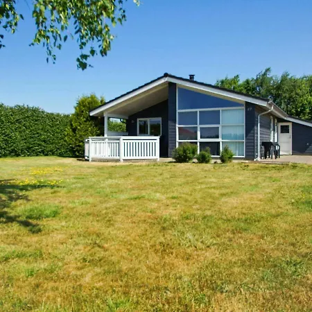 Three-bedroom Holiday In Tarm 5 Vakantiehuis